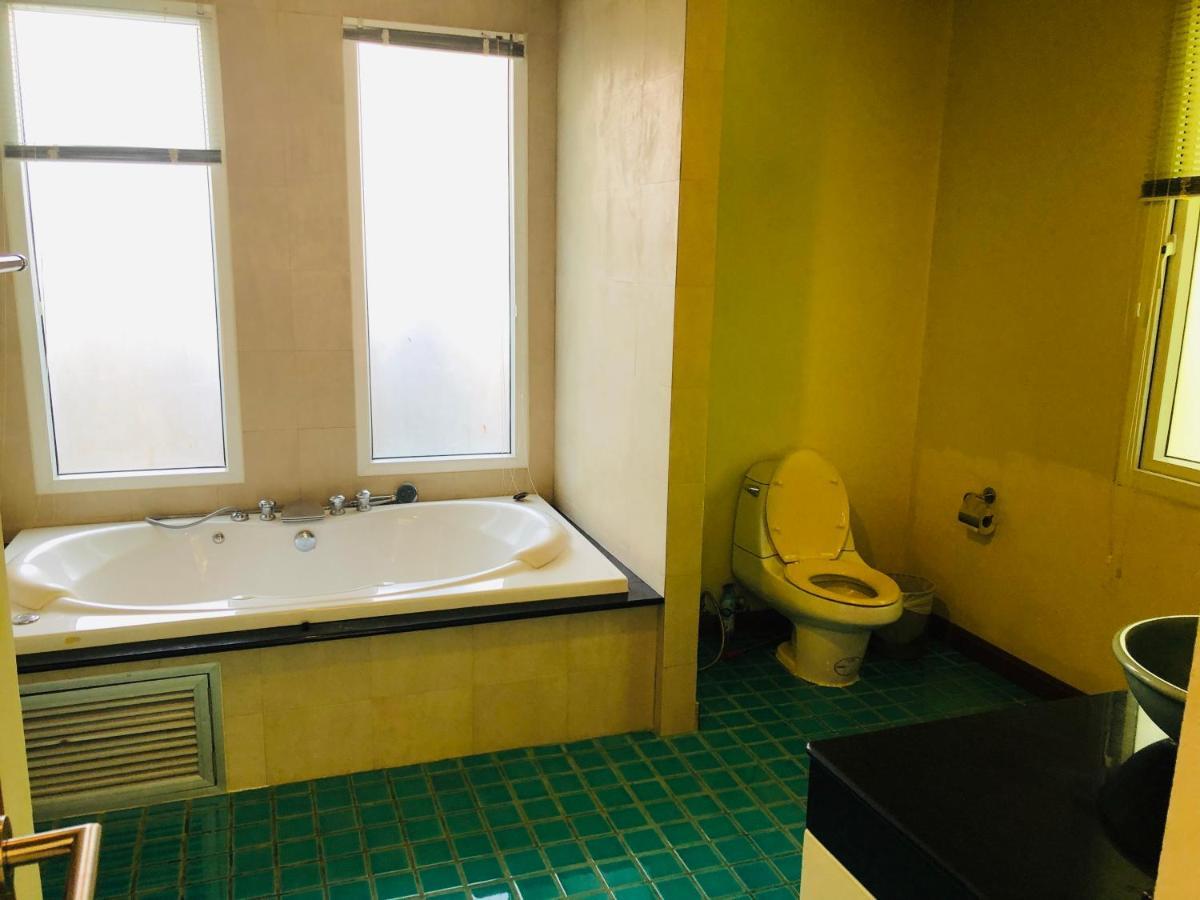 Karon Pool Villa 卡伦3卧泳池别墅 エクステリア 写真