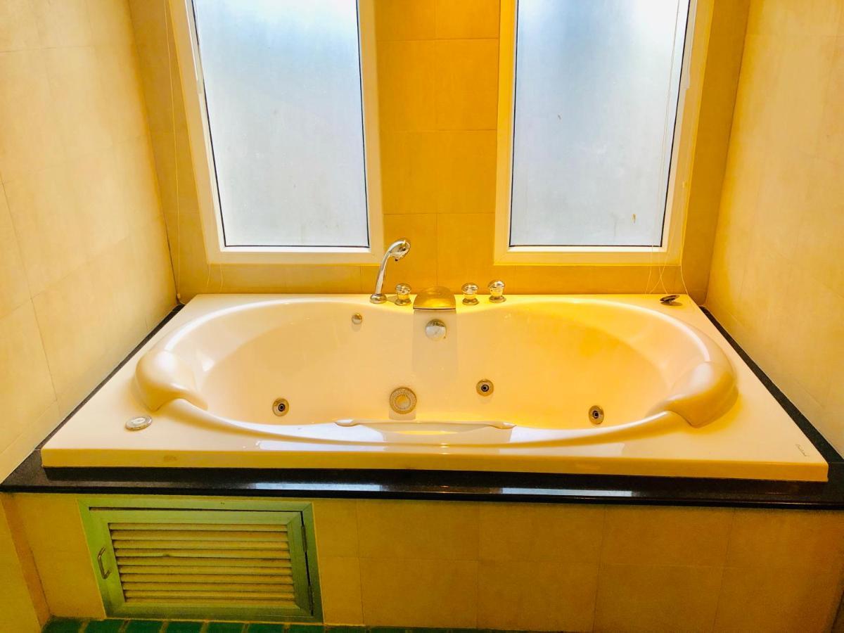 Karon Pool Villa 卡伦3卧泳池别墅 エクステリア 写真